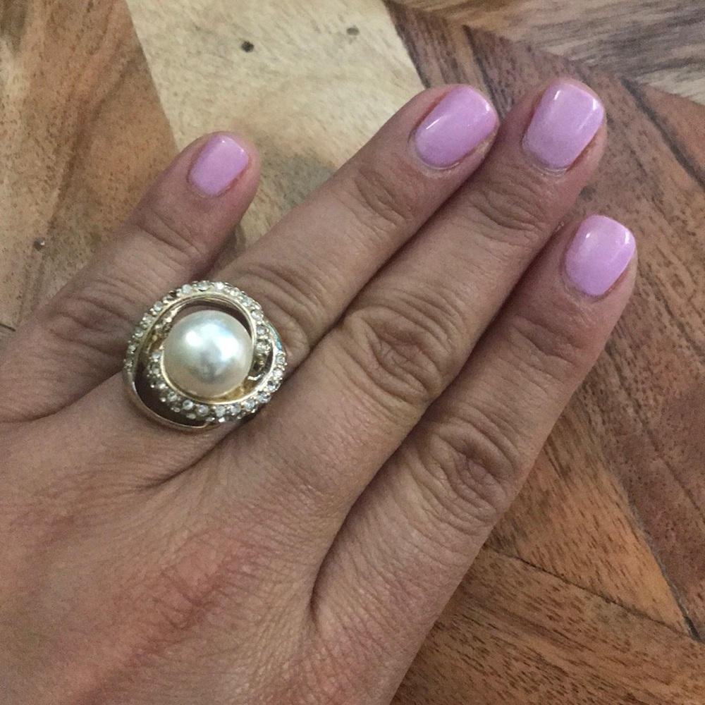 Costume jewelry! Size 8 ring